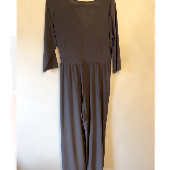 Cute grey jumpsuit with tie - Picture 2 of 2